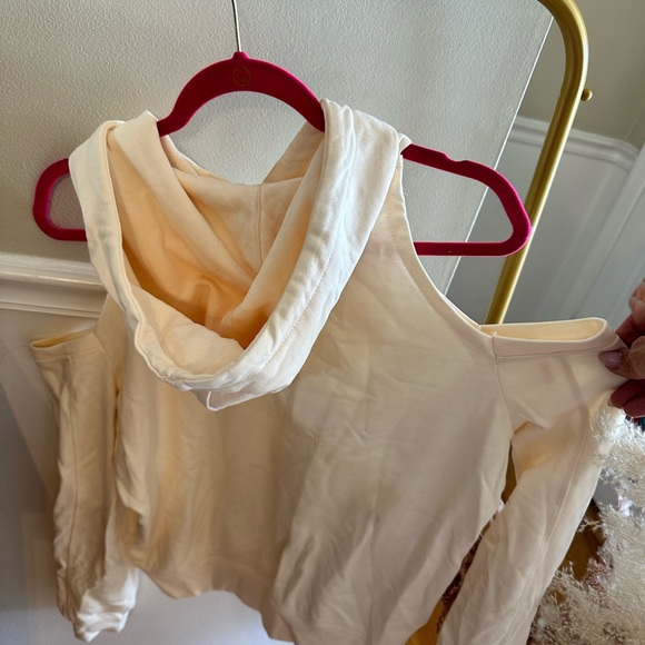 Top - Picture 2 of 3